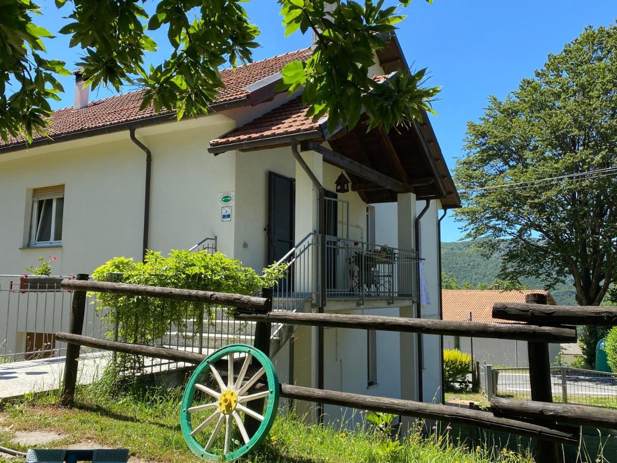 Bed and Breakfast BB Andre' Vara Superiore Exterior foto