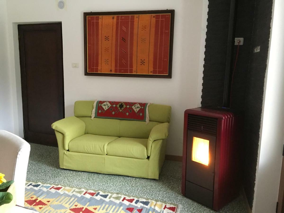 Bed and Breakfast BB Andre' Vara Superiore Exterior foto